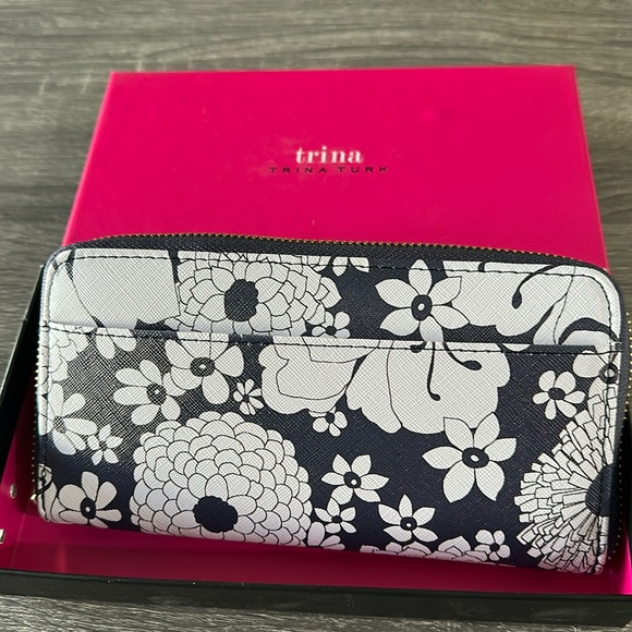 Trina Turk continental long zip wallet multi colored - Picture 1 of 6